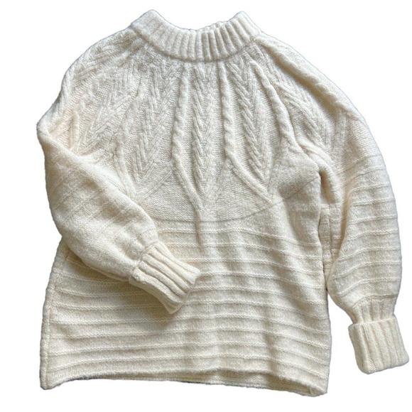 Universal Thread Cream Ivory Chunky Knit Pull Over Sweater Size M NWT - Picture 1 of 9